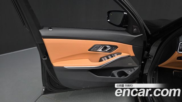 BMW 3-Series 2024 — photo 14