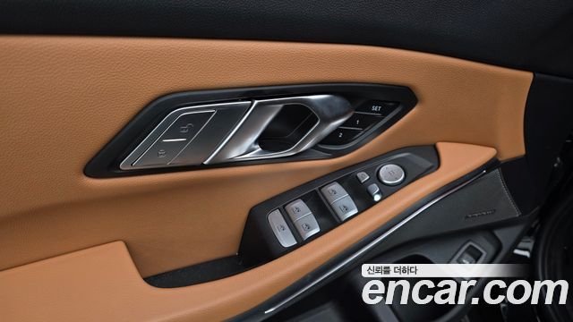 BMW 3-Series 2024 — photo 29