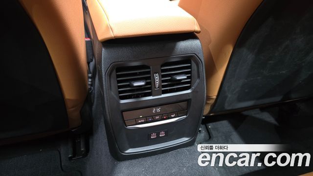 BMW 3-Series 2024 — photo 33