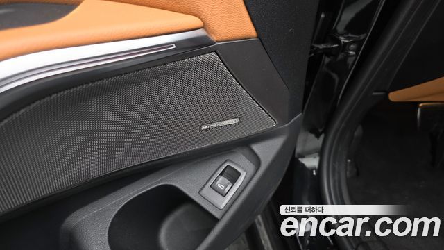 BMW 3-Series 2024 — photo 35