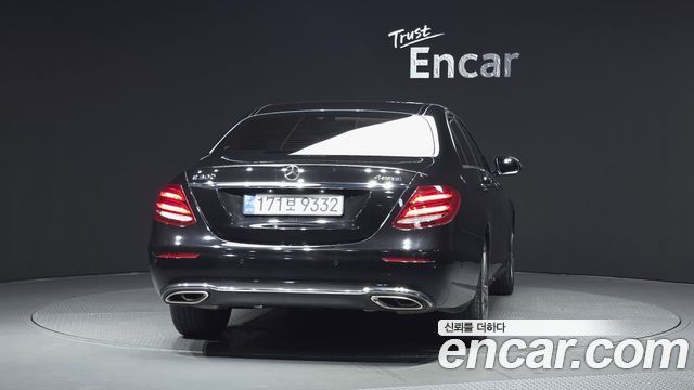 Mercedes-Benz E-Class 2018 — photo 4