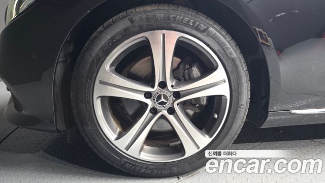 Mercedes-Benz E-Class 2018 — photo 5