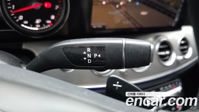 Mercedes-Benz E-Class 2018 — photo 12