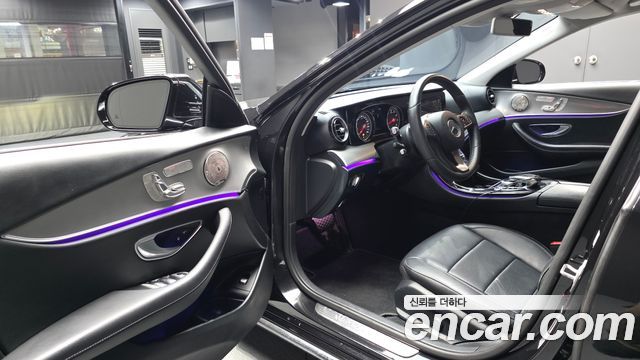 Mercedes-Benz E-Class 2018 — photo 13