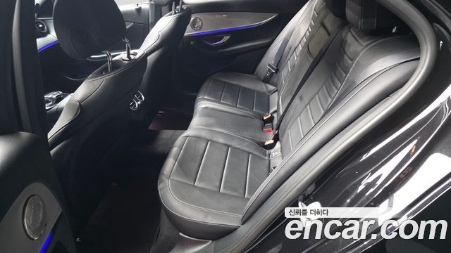 Mercedes-Benz E-Class 2018 — photo 17
