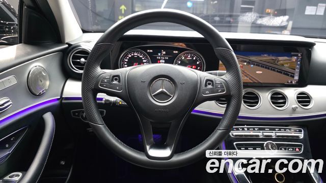 Mercedes-Benz E-Class 2018 — photo 19