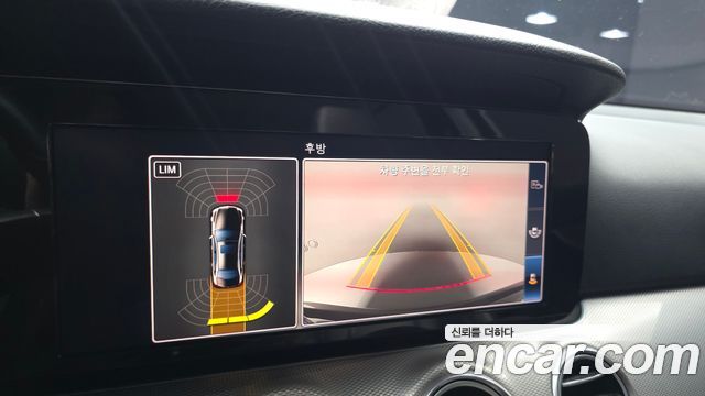 Mercedes-Benz E-Class 2018 — photo 21