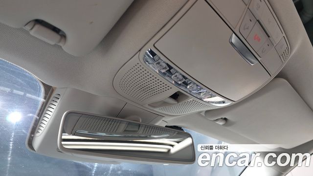 Mercedes-Benz E-Class 2018 — photo 24