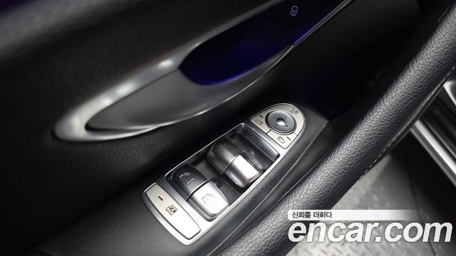 Mercedes-Benz E-Class 2018 — photo 28