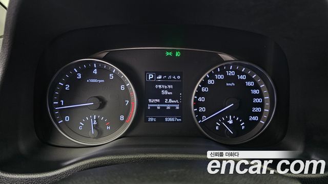 Hyundai AVANTE 2016 — photo 11