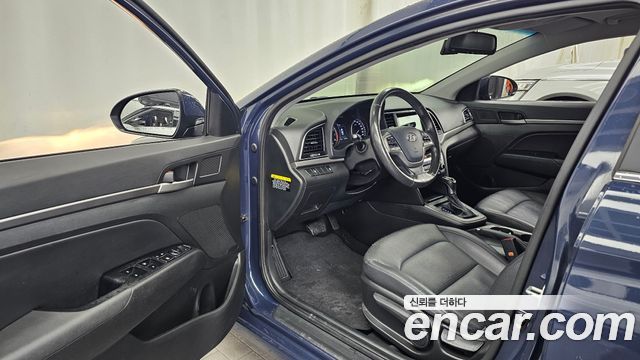 Hyundai AVANTE 2016 — photo 13