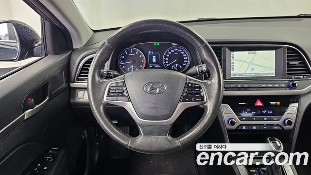Hyundai AVANTE 2016 — photo 19