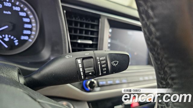 Hyundai AVANTE 2016 — photo 28