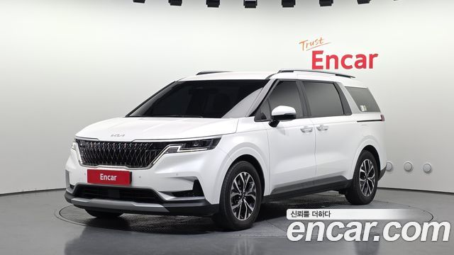 Kia Canival 2023 — photo 1