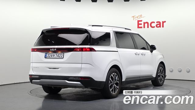 Kia Canival 2023 — photo 2
