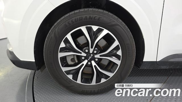 Kia Canival 2023 — photo 5