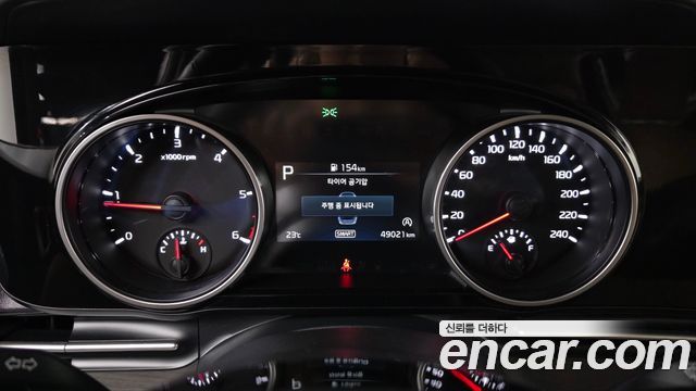 Kia Canival 2023 — photo 8
