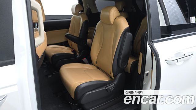 Kia Canival 2023 — photo 12