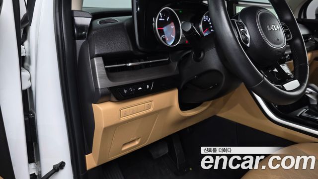 Kia Canival 2023 — photo 13