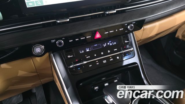 Kia Canival 2023 — photo 17