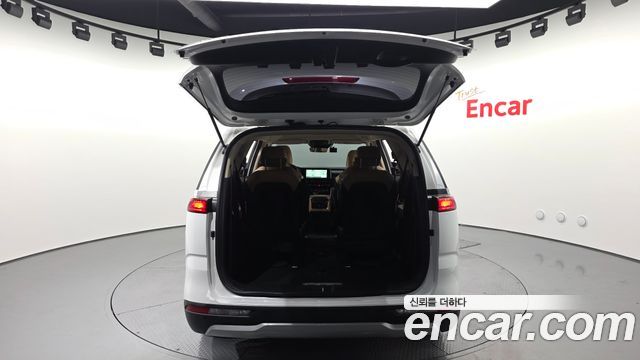 Kia Canival 2023 — photo 20