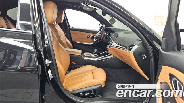 BMW 3-Series 2019 — photo 11
