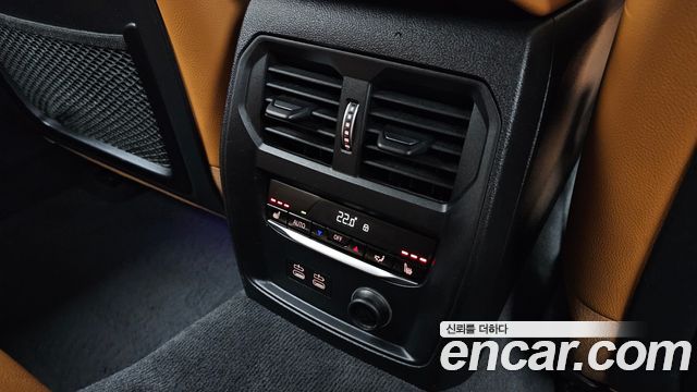 BMW 3-Series 2019 — photo 19