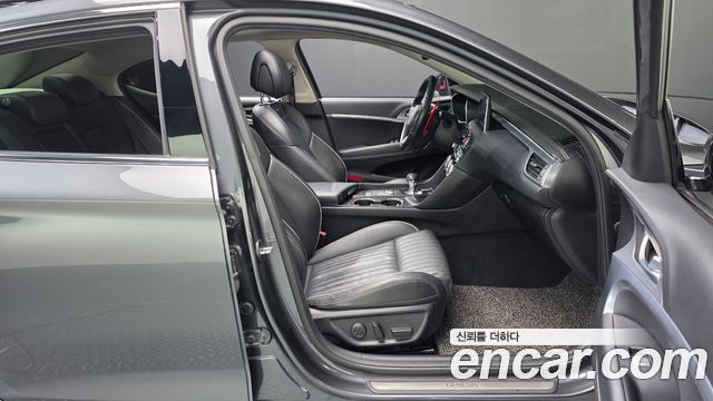 Genesis G70 2018 — photo 11