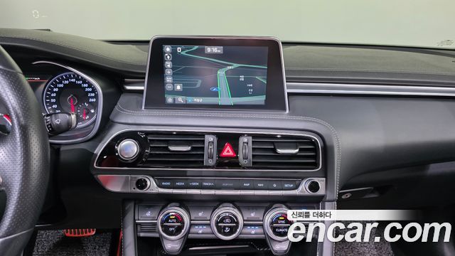 Genesis G70 2018 — photo 14