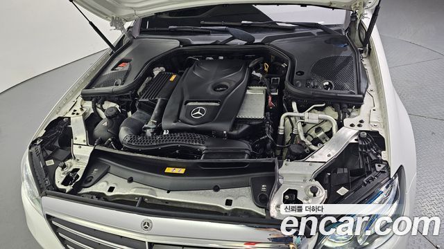 Mercedes-Benz E-Class 2017 — photo 6