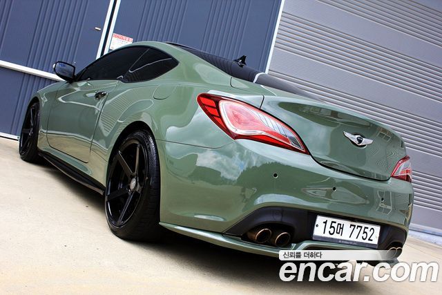 Hyundai Genesis 2010 — photo 2