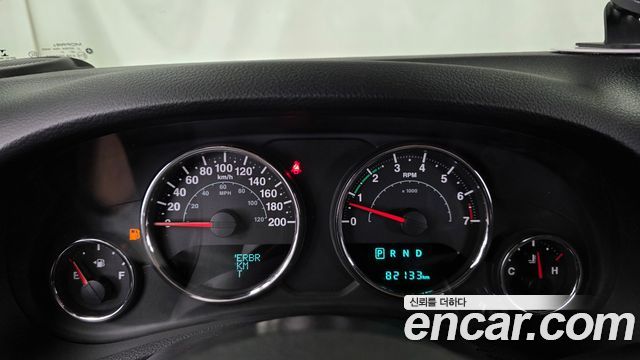 Jeep Wrangler 2017 — photo 11