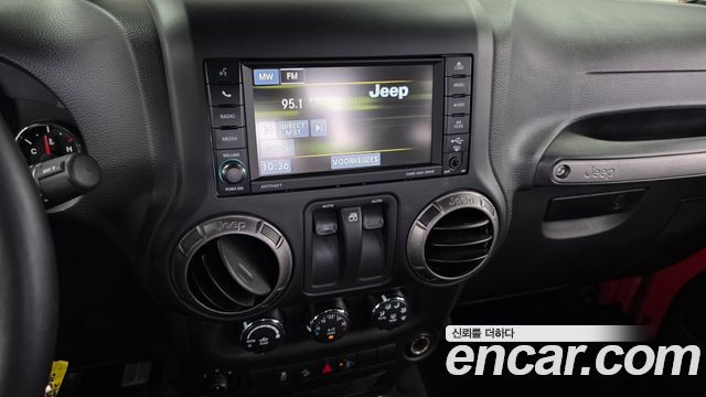 Jeep Wrangler 2017 — photo 19