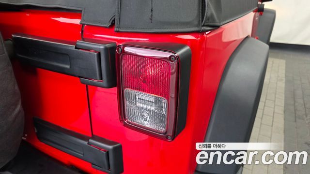 Jeep Wrangler 2017 — photo 9