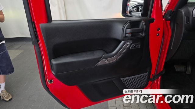 Jeep Wrangler 2017 — photo 14
