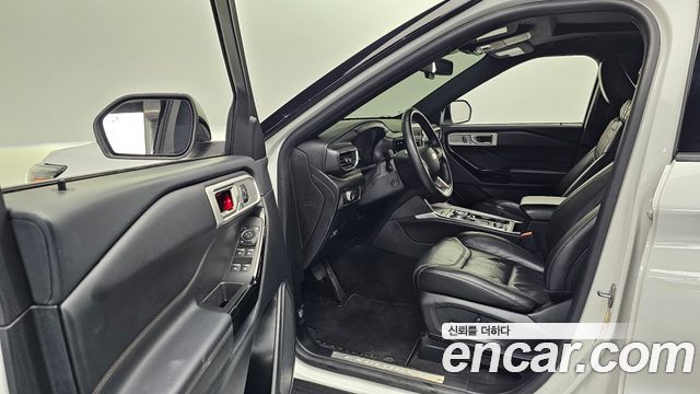 Ford Explorer 2022 — photo 13