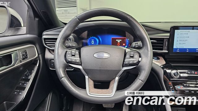 Ford Explorer 2022 — photo 19