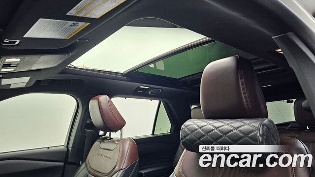 Ford Explorer 2022 — photo 25