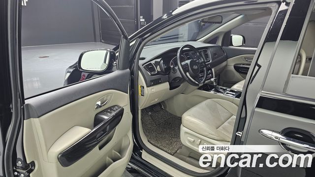 Kia Canival 2019 — photo 10