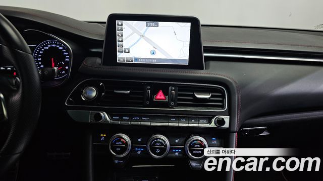 Genesis G70 2018 — photo 18