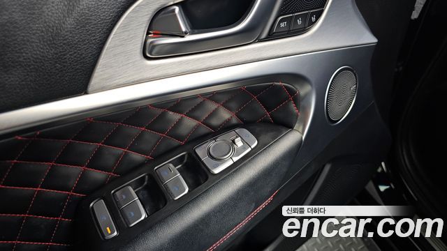 Genesis G70 2018 — photo 28
