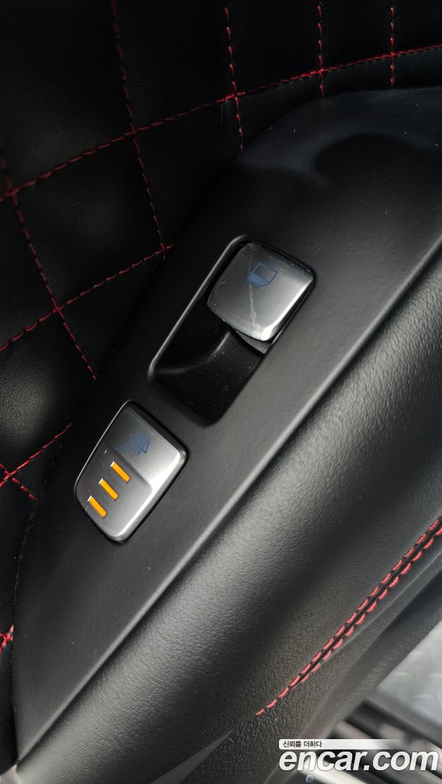 Genesis G70 2018 — photo 29