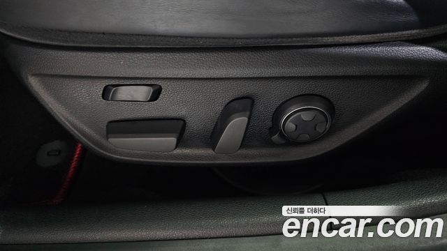 Genesis G70 2018 — photo 31