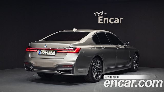 BMW 7-Series 2020 — photo 2