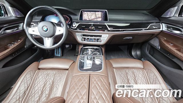 BMW 7-Series 2020 — photo 10