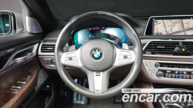 BMW 7-Series 2020 — photo 18
