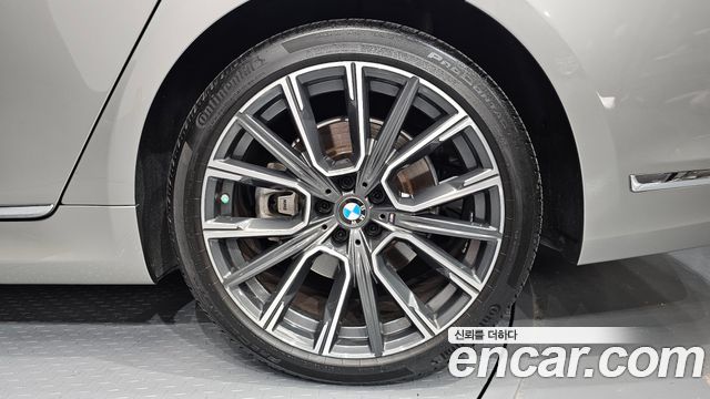 BMW 7-Series 2020 — photo 7