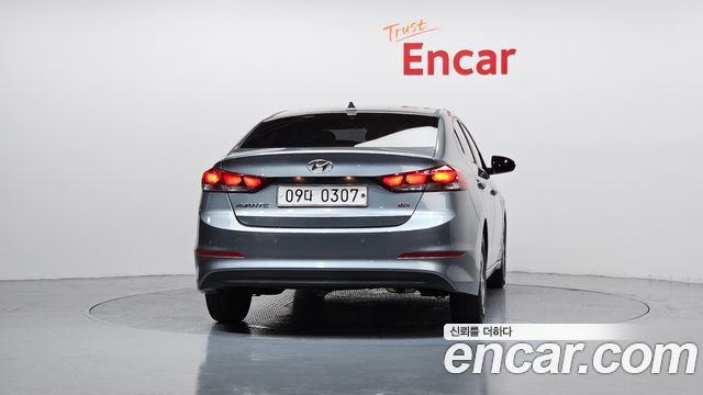 Hyundai AVANTE 2017 — photo 4