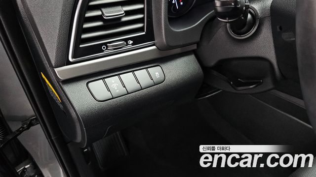 Hyundai AVANTE 2017 — photo 20