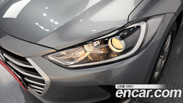 Hyundai AVANTE 2017 — photo 8